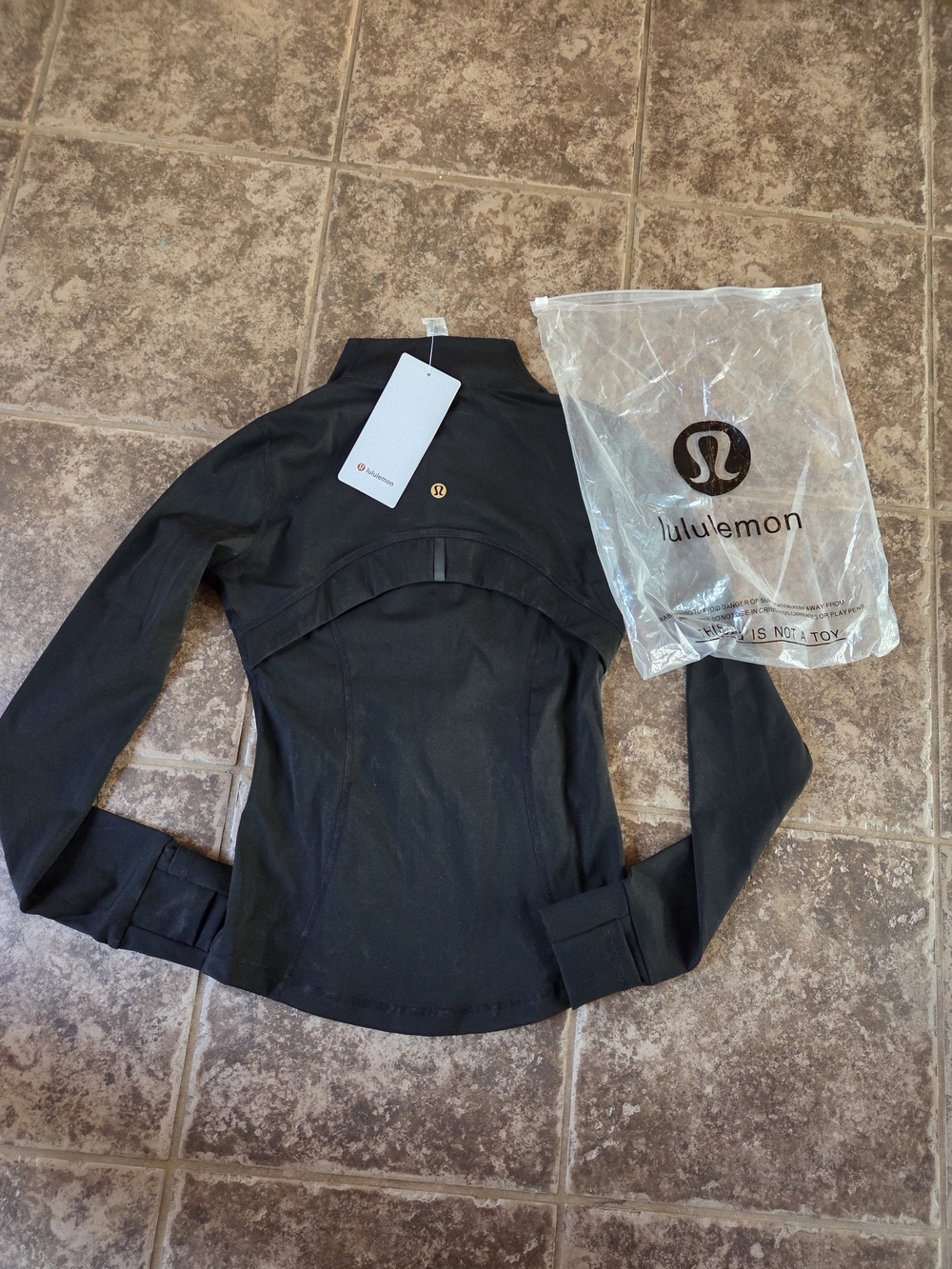 Lululemon NWT Black And Gold Define Nulu Jacket Size 4 - Picture 5 of 6